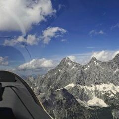 Flugwegposition um 11:09:45: Aufgenommen in der Nähe von Gemeinde Arriach, 9543, Österreich in 2106 Meter
